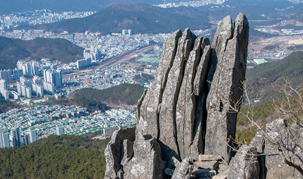 합장바위 좌측 이미지