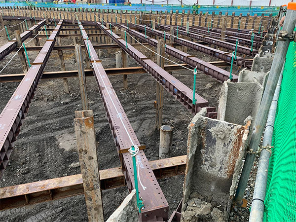 HPS띠장 설치 및 토사반출 사진 1