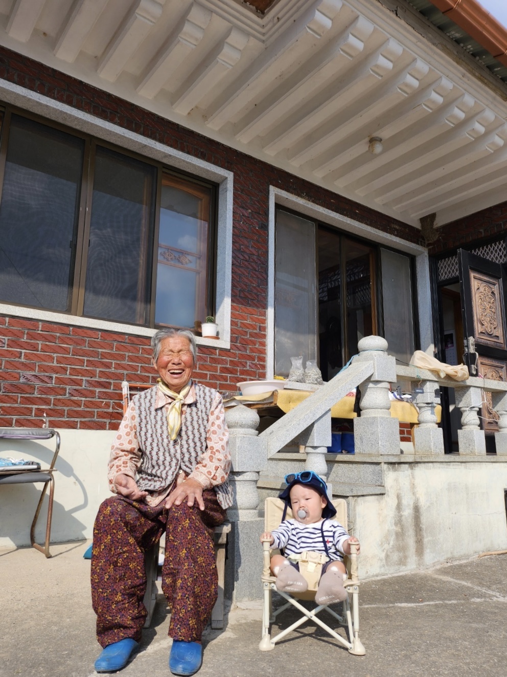 꺄르르 꺄르르 뭐가 그리 웃기노